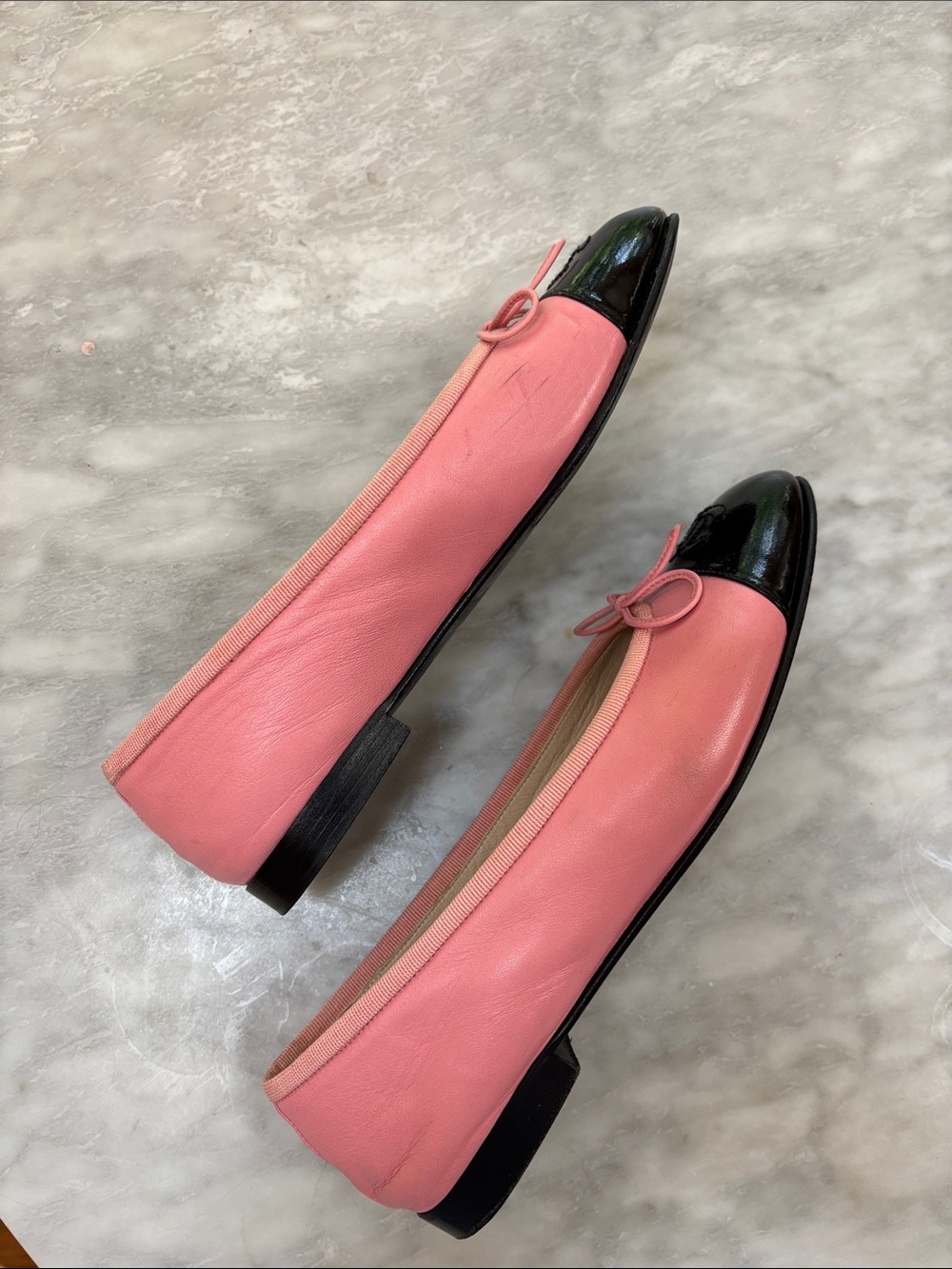 CHANEL Pink Leather Ballet Flats with Black Patent Cap Toe and Bow - Picture 2 of 8